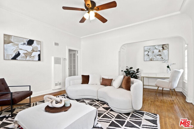 Photo - 444 N Orange Grove Ave Unit 444 1/2