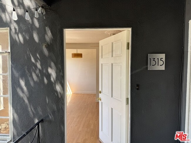 Building Photo - 1313 Douglas St Unit 1315