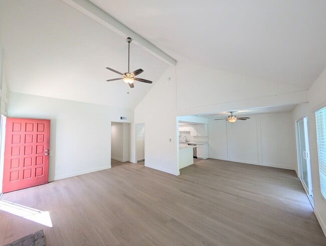 Photo - 2608 Luciernaga St