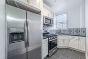 Studio, 1BA - 500SF - Kitchen - The Asbury Apartments