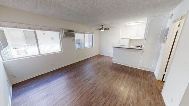 Photo - Wilshire Regency Apts.