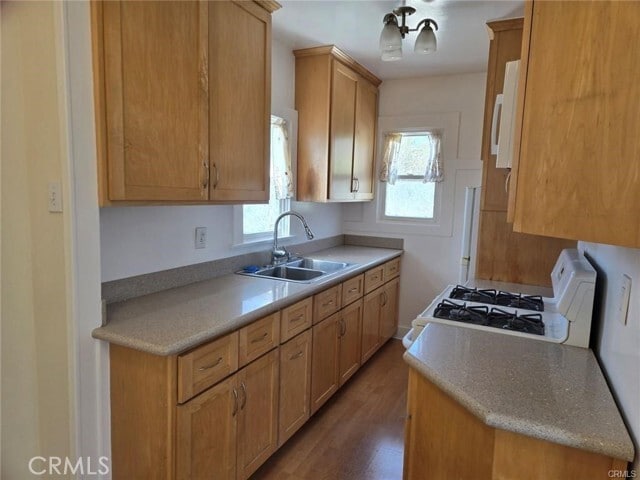 Photo - 615 Wildrose Ave