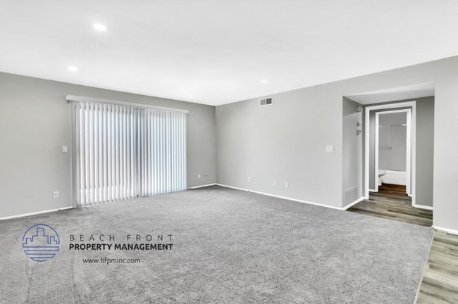 Photo - 250 E Acacia St Unit 207