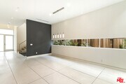 Photo - 16536 Moorpark St House