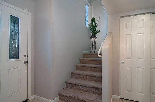 Photo - Great two bedroom townhome in Pacific Beach! Close to Beaches, Bay, shopping, restaurants, and fr...