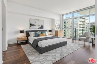 Building Photo - 13700 Marina Pointe Dr