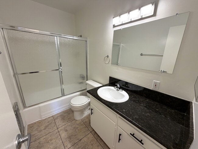 Photo - 255 Oakland Ave