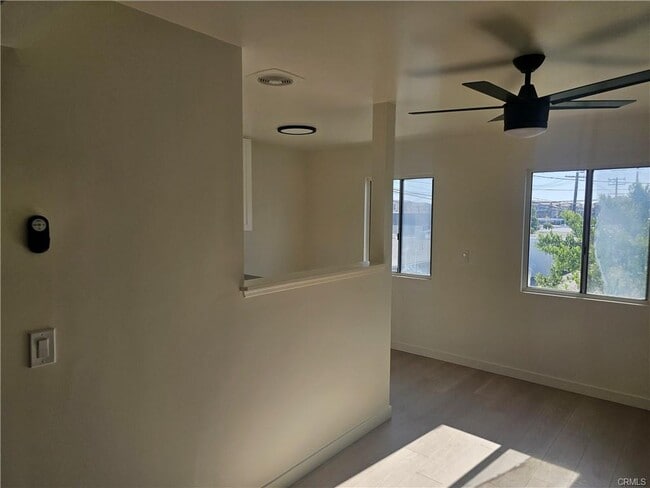 Photo - 554 E Hurst St Unit 554 E Hurst