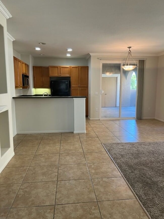 Photo - ***BEAUTIFUL SAVANNAH TERRACE CONDO***