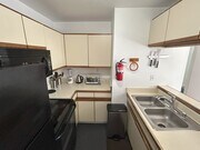 Kitchen - 1440 Veteran Ave Unit 509