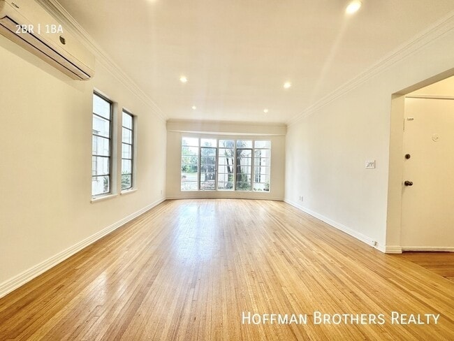 Building Photo - 1207 S La Cienega Blvd