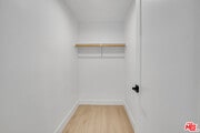 Photo - 438 E 28th St