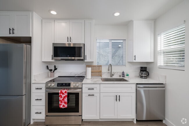 1 bedroom - 4057 Alabama St