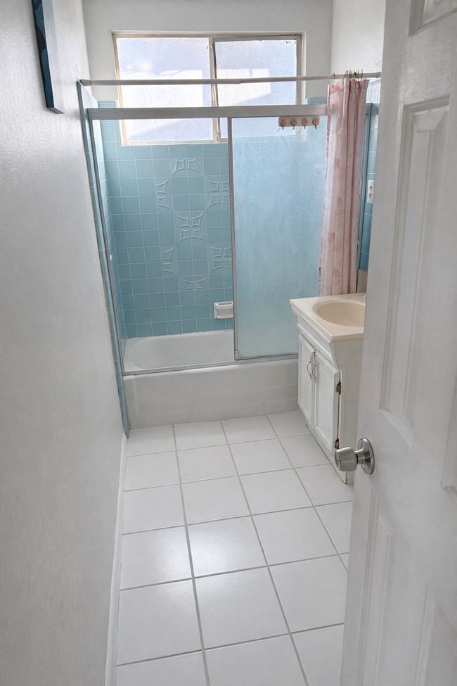 Photo - 526 E Nugent St