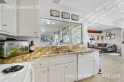 Photo - 2909 Searidge St