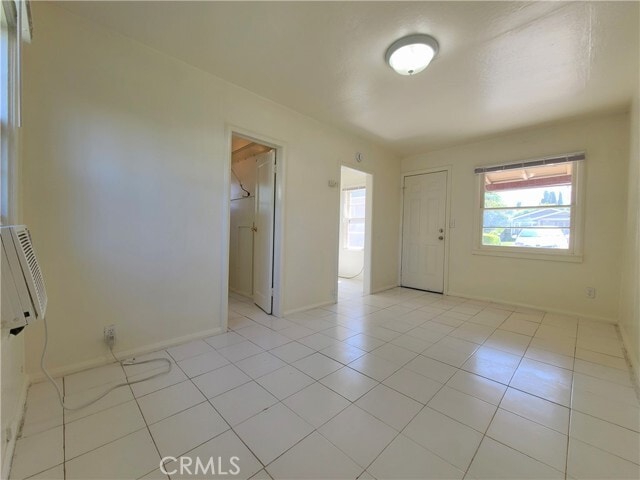 Photo - 11052 Evans St