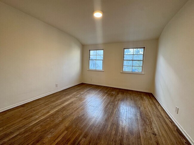 Photo - Large One Bedroom Great Location Wood flooring all throughout Unit 5179 20th St. ACTIVE
