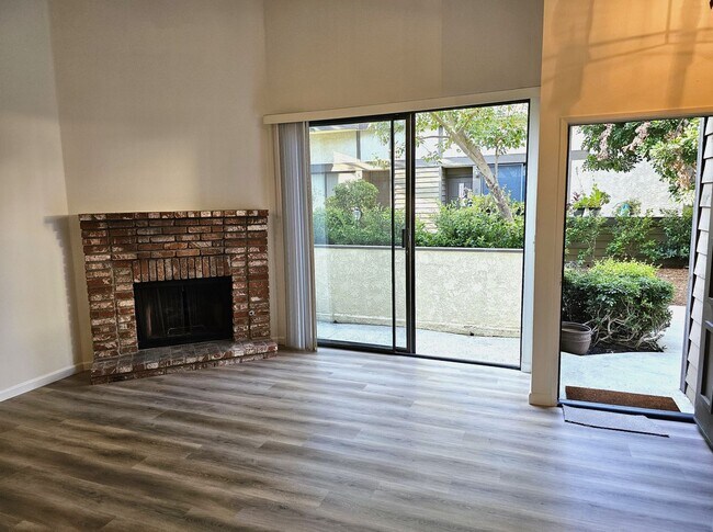 Photo - 21141 Lassen St