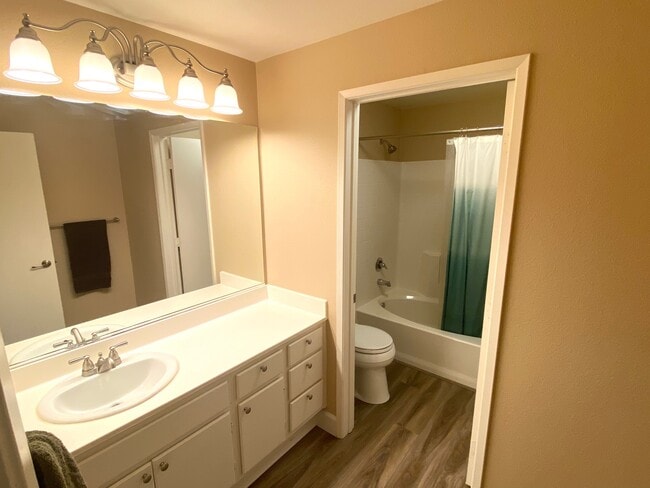 Photo - 1875 Baudouin Pl