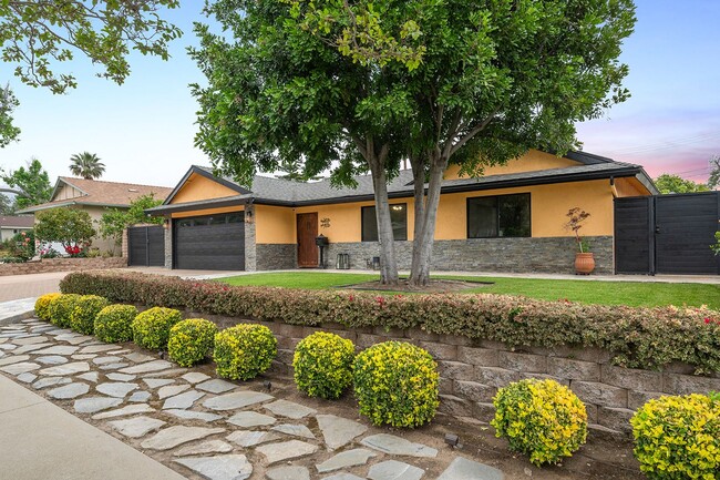 Photo - **724 E Cypress Ave Glendora** 4 bedroom 2 bath !!2 weeks free OAC!!