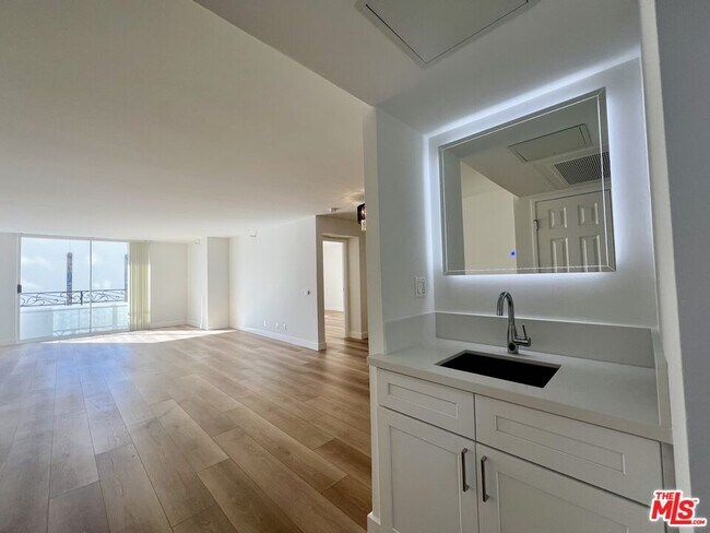 Photo - 10390 Wilshire Blvd Unit 506