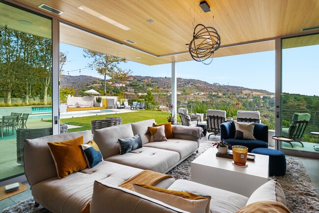 Photo - 2344 Banyan Dr