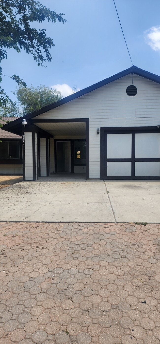 Front - 10240 56th St House