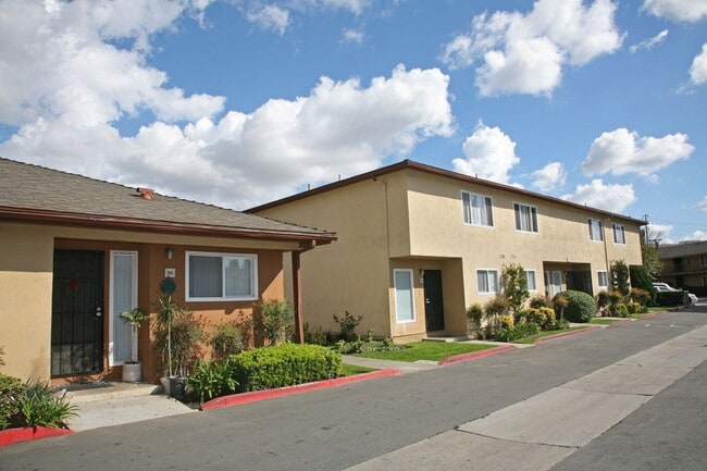 Photo - Country Squire Apartments