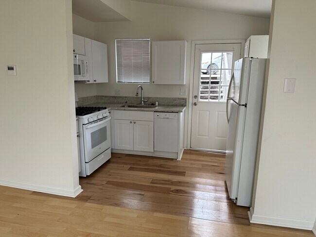 Photo - 8846 Farralone Ave
