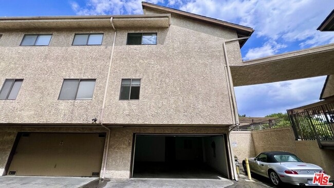 Photo - 15061 Sherman Way Condo Unit A