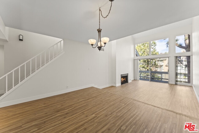 Photo - 4338 Redwood Ave Unit B315