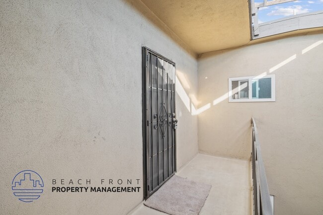 Photo - 1887 Monrovia