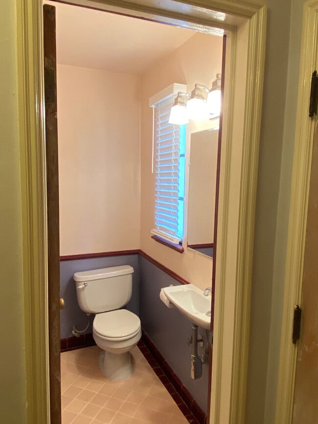 Photo - 921 1/2 S Hobart Blvd Unit 921 1/2 S.Hobart Blvd