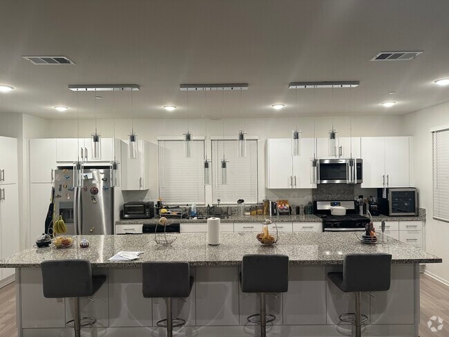 Building Photo - 5340 Calle Rockfish Unit 25 Rental