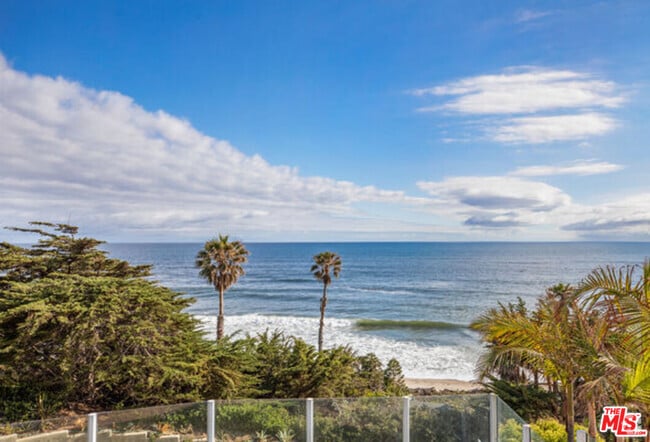 Building Photo - 11834 Pacific Coast Hwy Rental