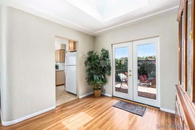 Photo - 5833 Estelle St