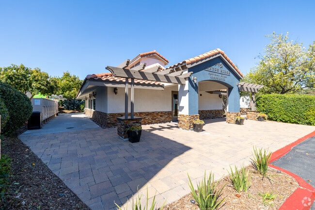 Building Photo - Canyon Ridge