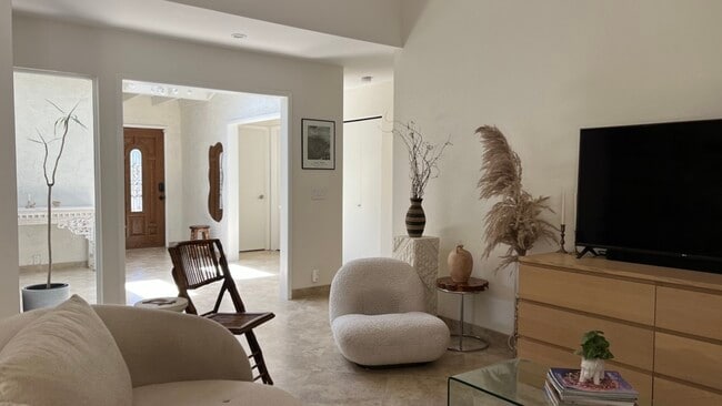 Photo - 1452 San Carlos Pl