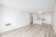 1BR, 1BA - 550SF - Living Room - Reflections at Wyandotte