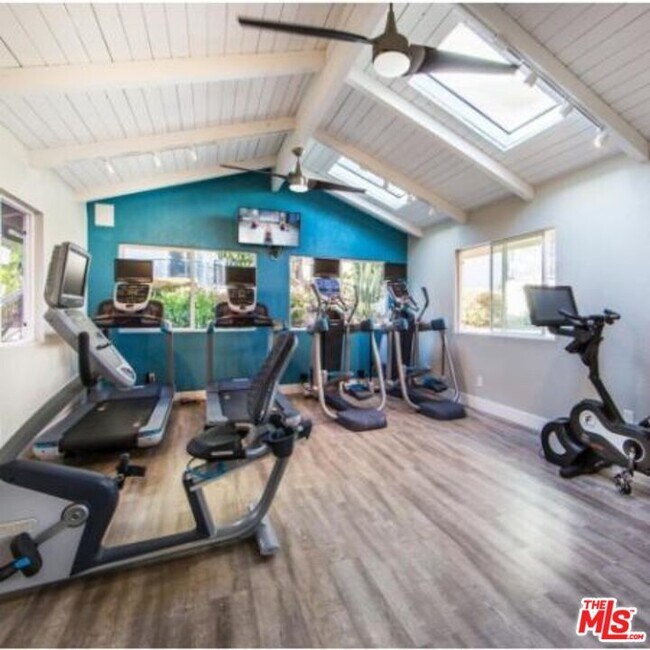 Photo - 6600 Beachview Dr Unit 117