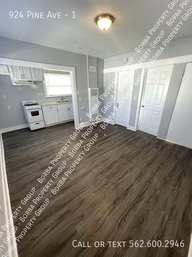 Building Photo - 924 Pine Ave Unit 1