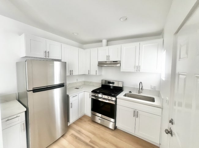 Building Photo - 1469 12th Ave Unit 1469 Rental