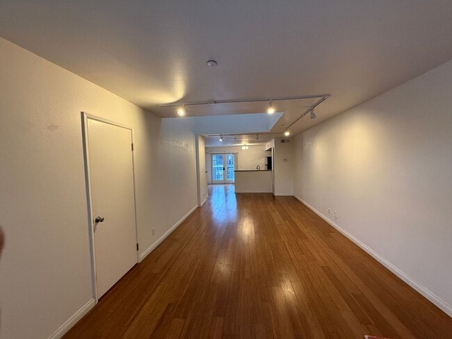 Photo - 1090 University Ave Unit 206F