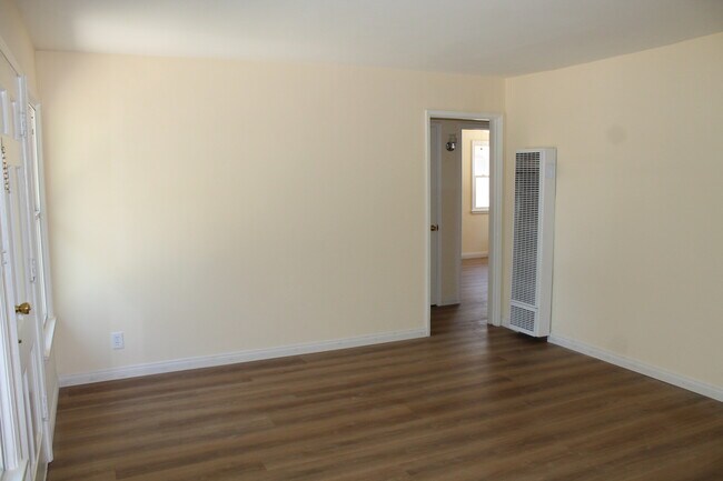 Photo - 1613 W Victory Blvd Unit 1613 W Victory