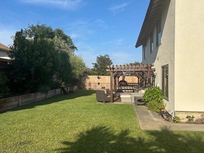 Photo - 7166 Armstrong Rd