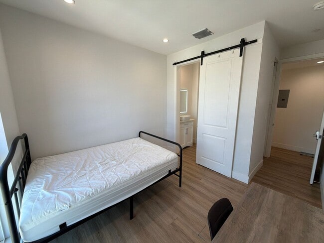Photo - 3107-3107 Normandie Ave Unit 3105 B4-4