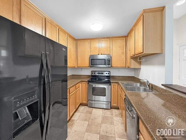 Spacious 3BR/2BA Condo with Balcony in Lem... - Spacious 3BR/2BA Condo with Balcony in Lem... Unit 113