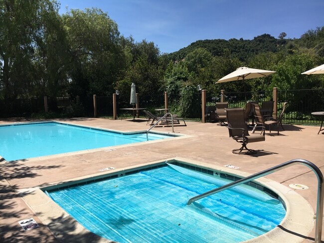 Photo - 1718 Tecalote Dr Unit 10