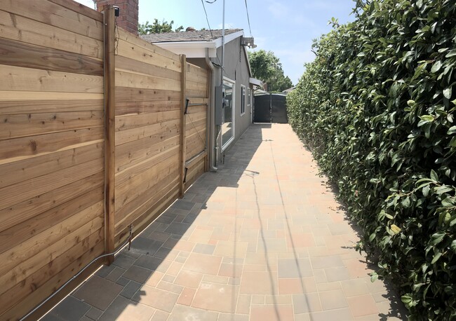 Photo - 10166 Petit Ave