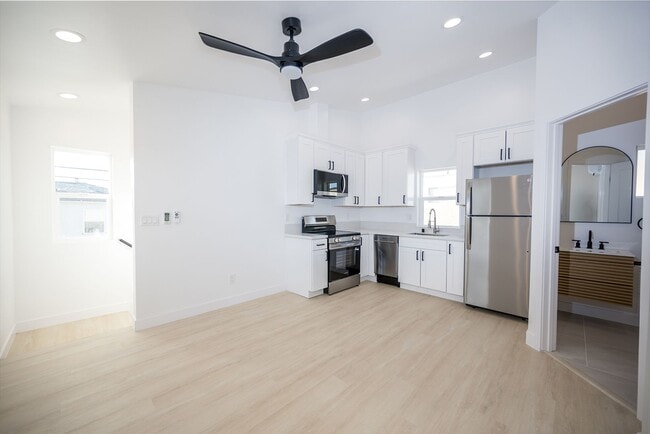 Building Photo - Brand New Build Top Floor 1 Bed 1 Bath Apartment Unit 4322 48th St -  2
